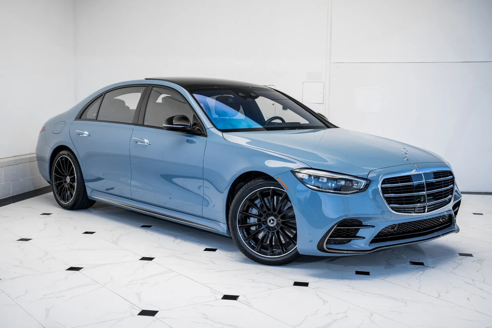 Mercedes S-Class Chauffeur Services Los Angeles